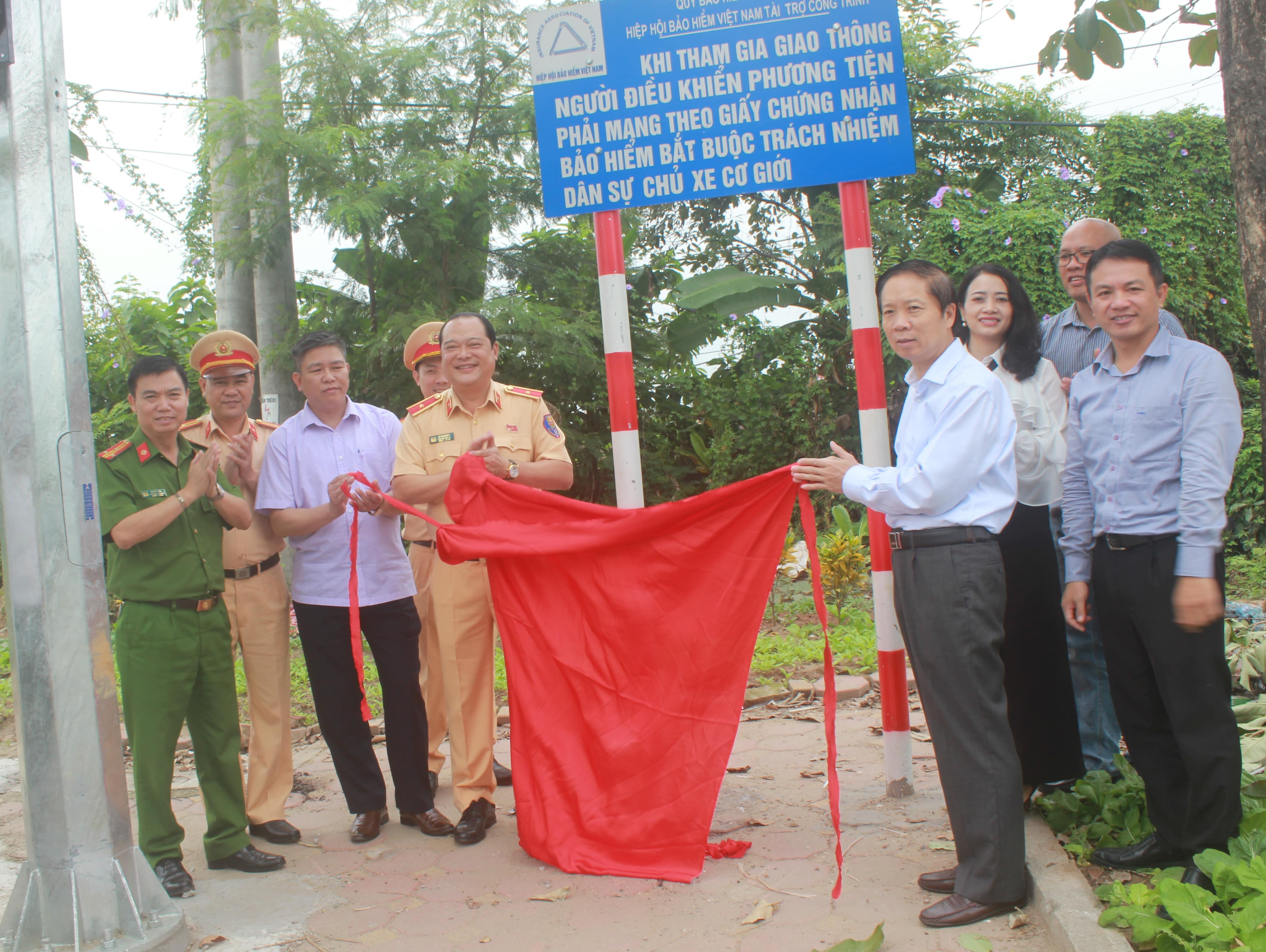 Khánh thành đèn tín hiệu giao thông tại huyện Văn Giang tỉnh Hưng Yên